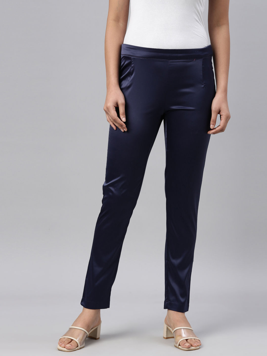 Elegant Navy Blue Trousers Outfits For Ladies | Blue trousers outfit, Blue  pants outfit, Navy blue pants outfit