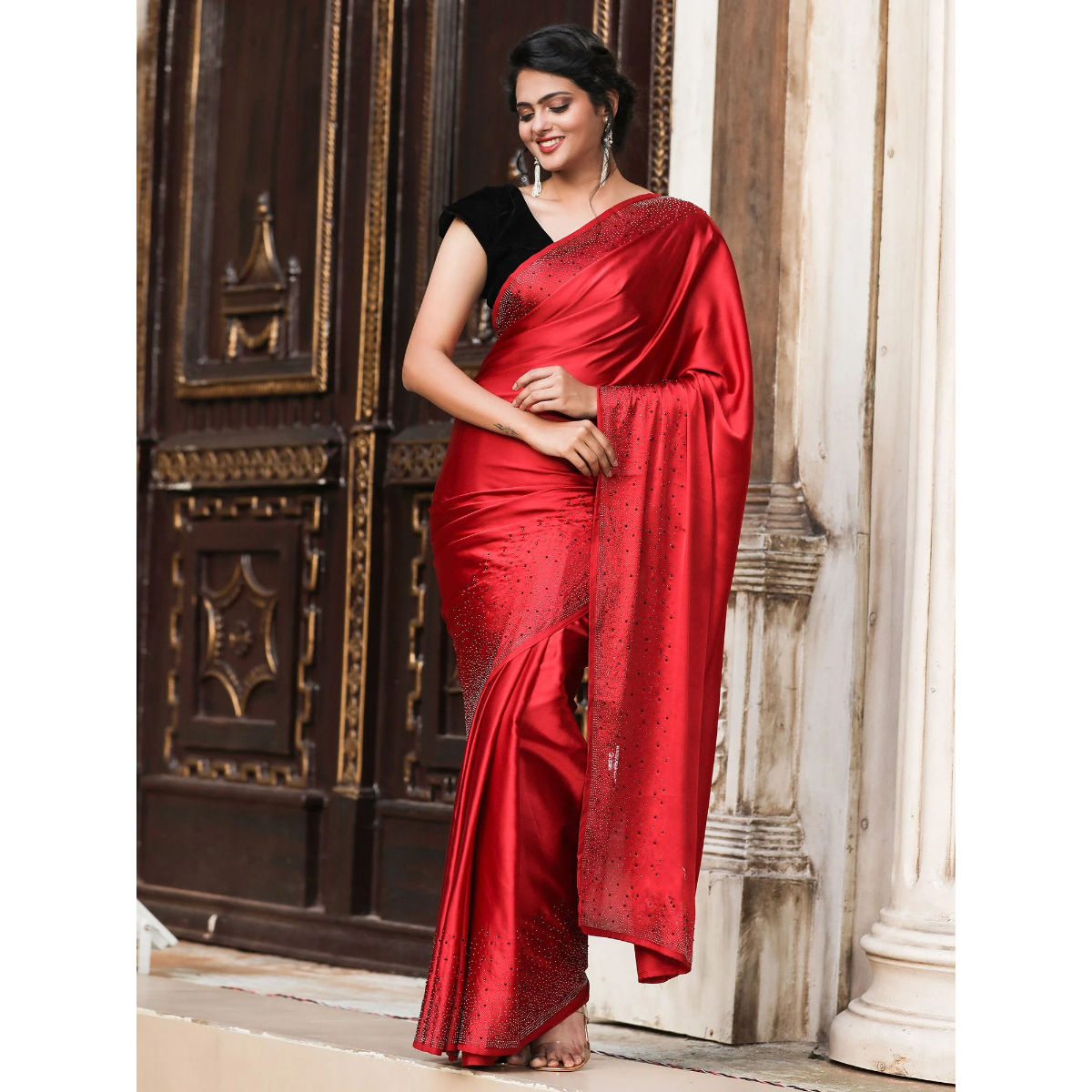 Likha Red Georgette Embellished Saree with Unstitched Blouse: Buy Likha Red  Georgette Embellished Saree with Unstitched Blouse Online at Best Price in  India | Nykaa