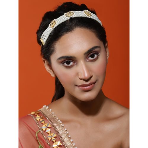 Ruby Raang Studio Gold Plated Kundan Headband with Pearls: Buy Ruby Raang  Studio Gold Plated Kundan Headband with Pearls Online at Best Price in  India | Nykaa