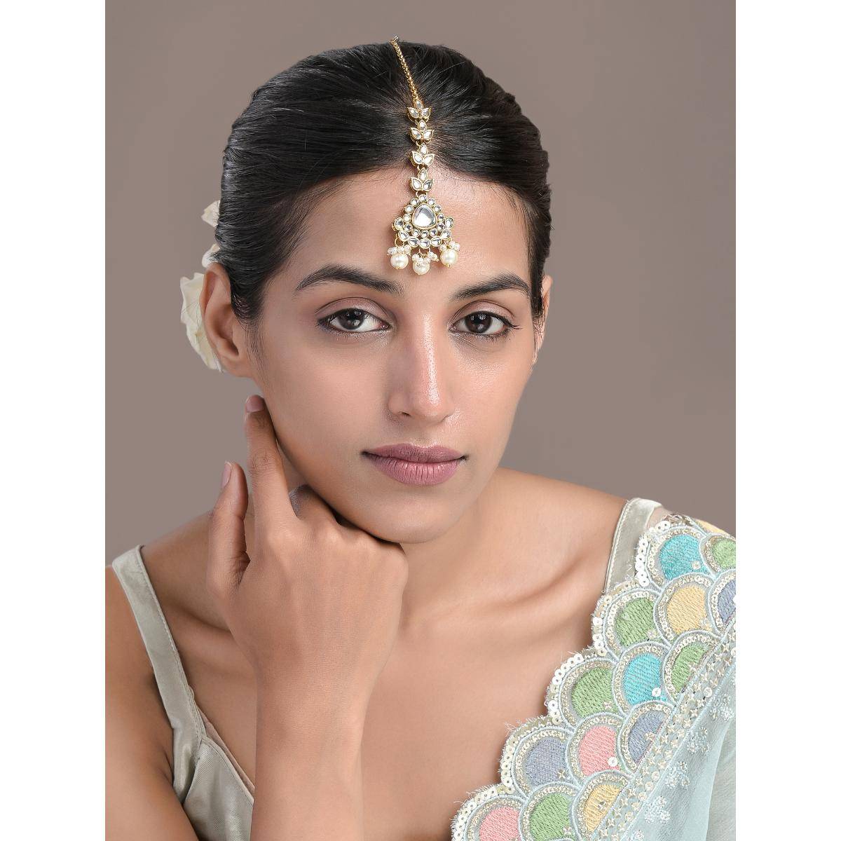 Designbox Medium Size Kundan Maang Tikka With Pearls