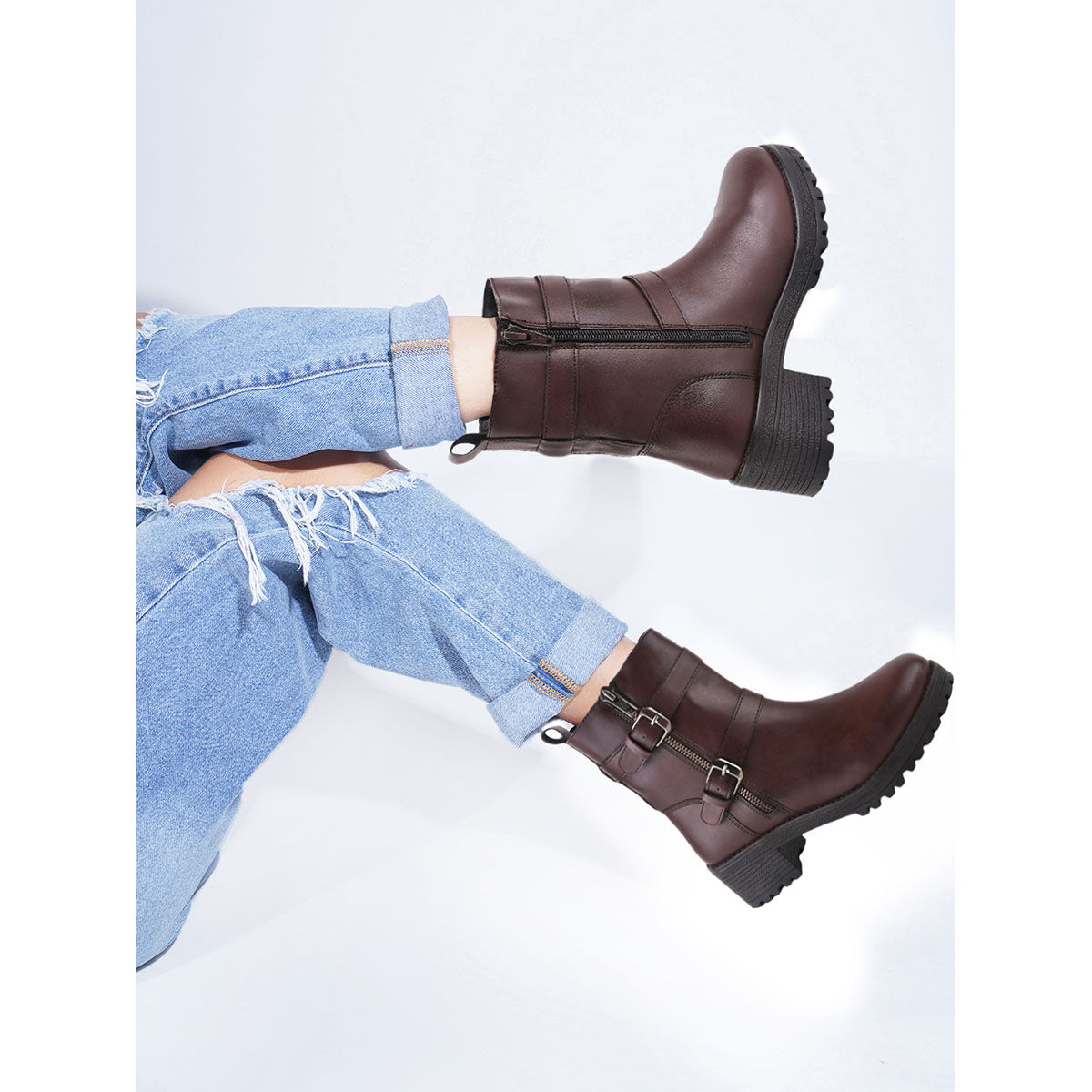 tie up brown boots