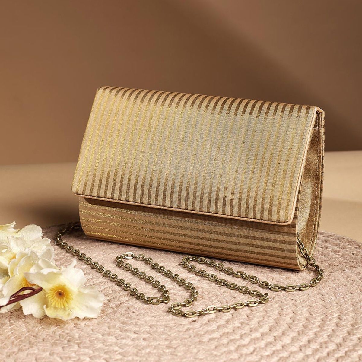 Fabindia clutches deals
