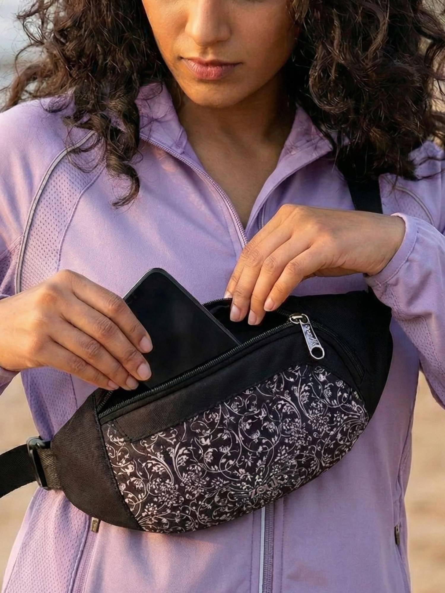 Zouk Black Women's Lattice Lace Faye Fanny Pack