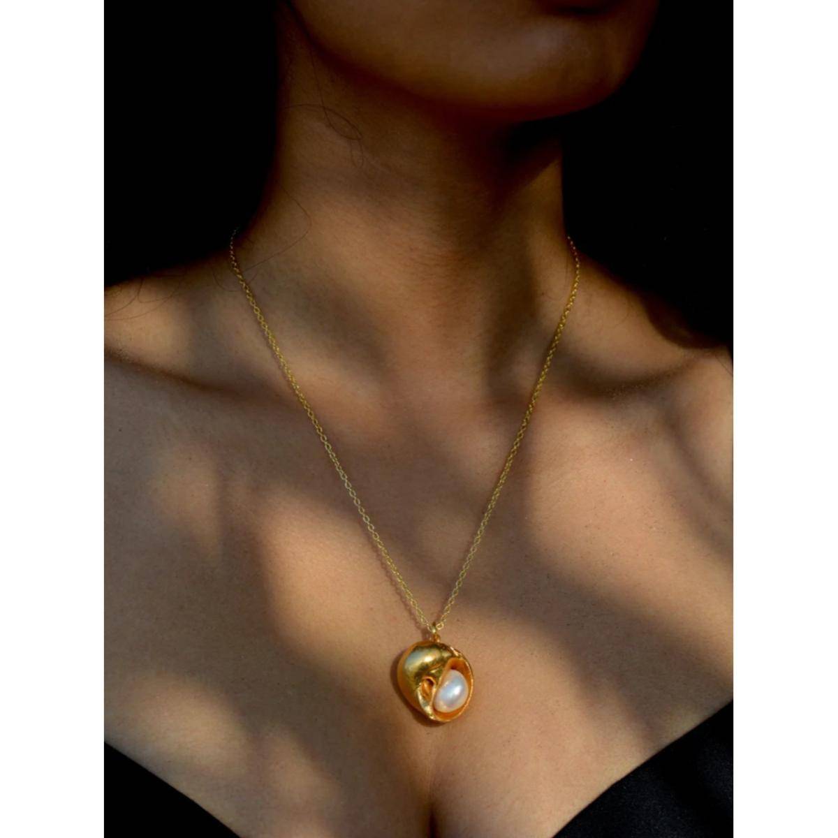 Tangerine Moonshell Neckpiece