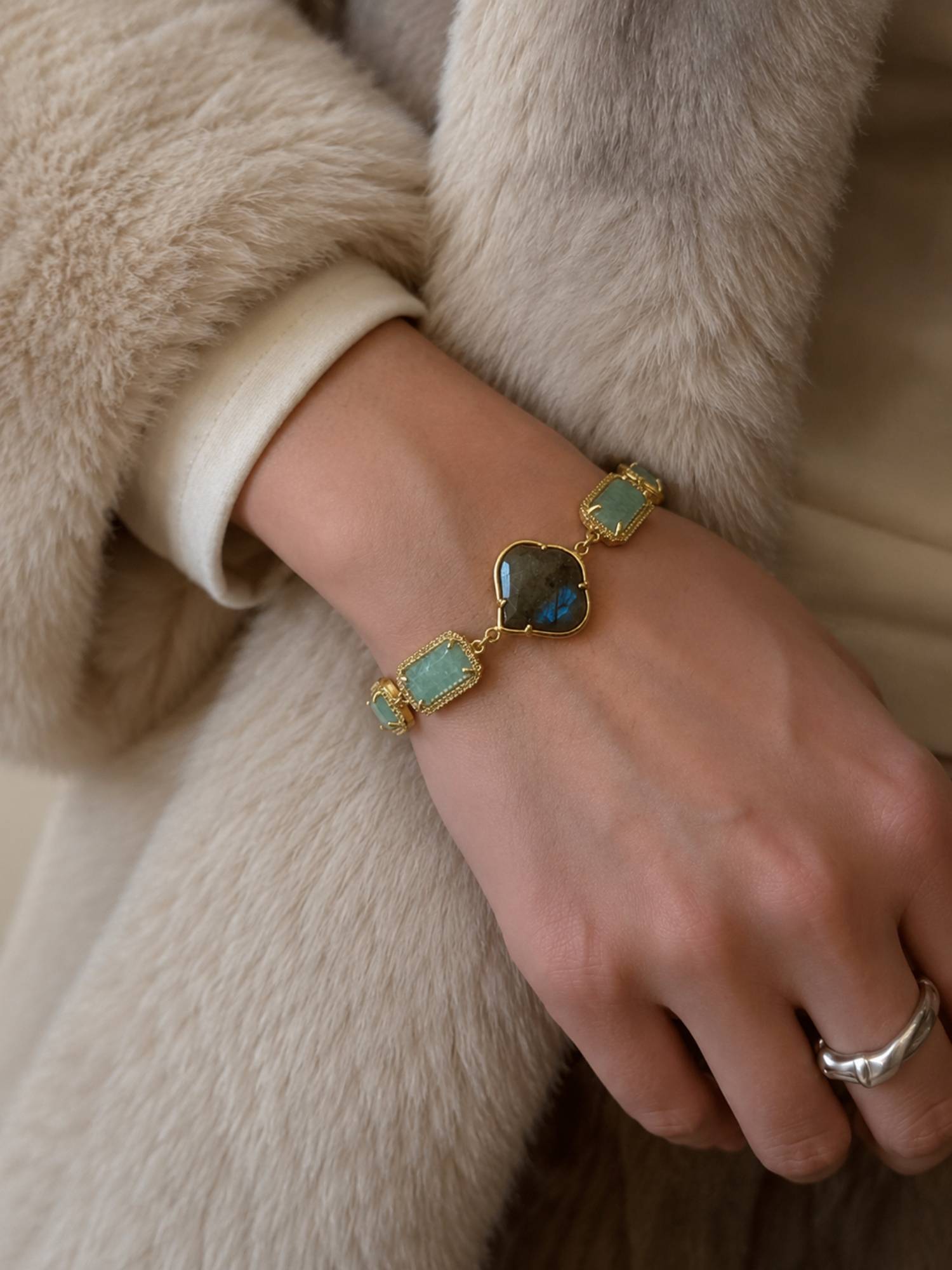 Curio Cottage Green Sea Glass Dreams Bracelet