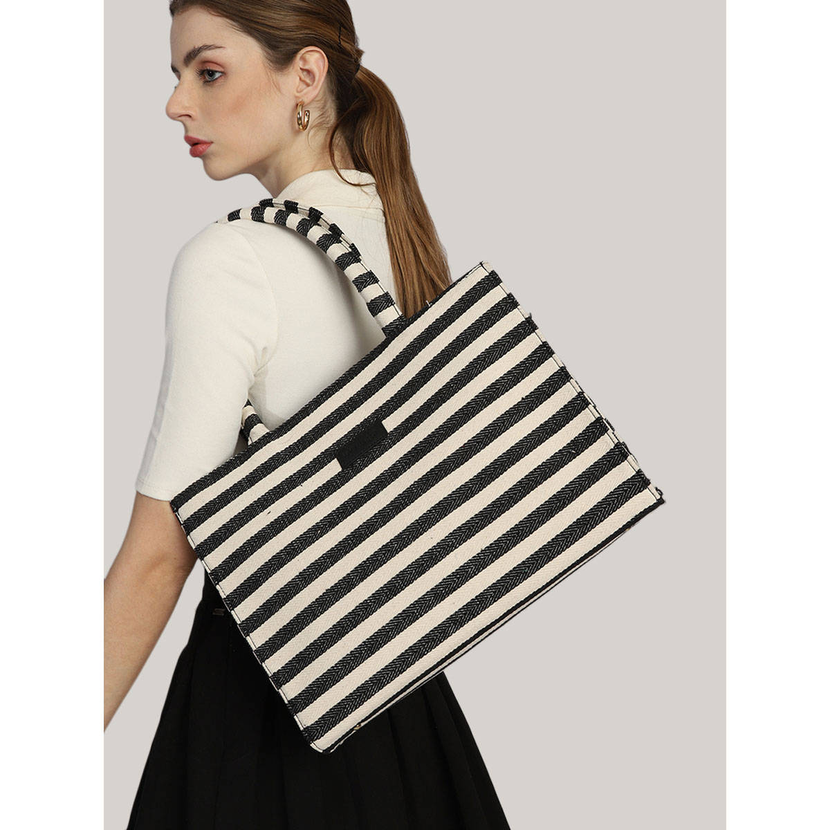 MINI WESST Black And White Tote Bag
