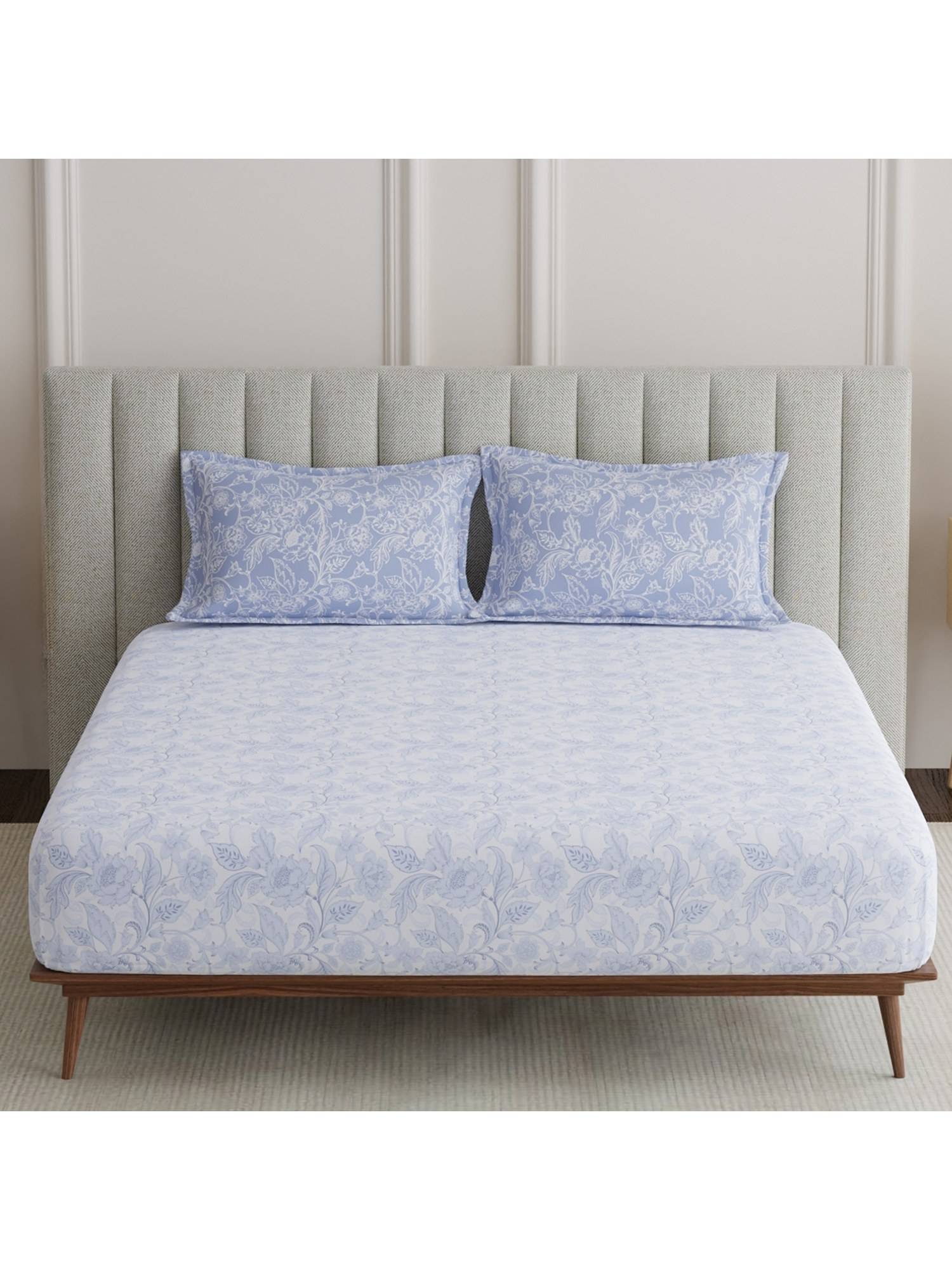 Boutique Living Embrace Cotton Blue & White Floral Bedsheet with Pillow Covers (King)
