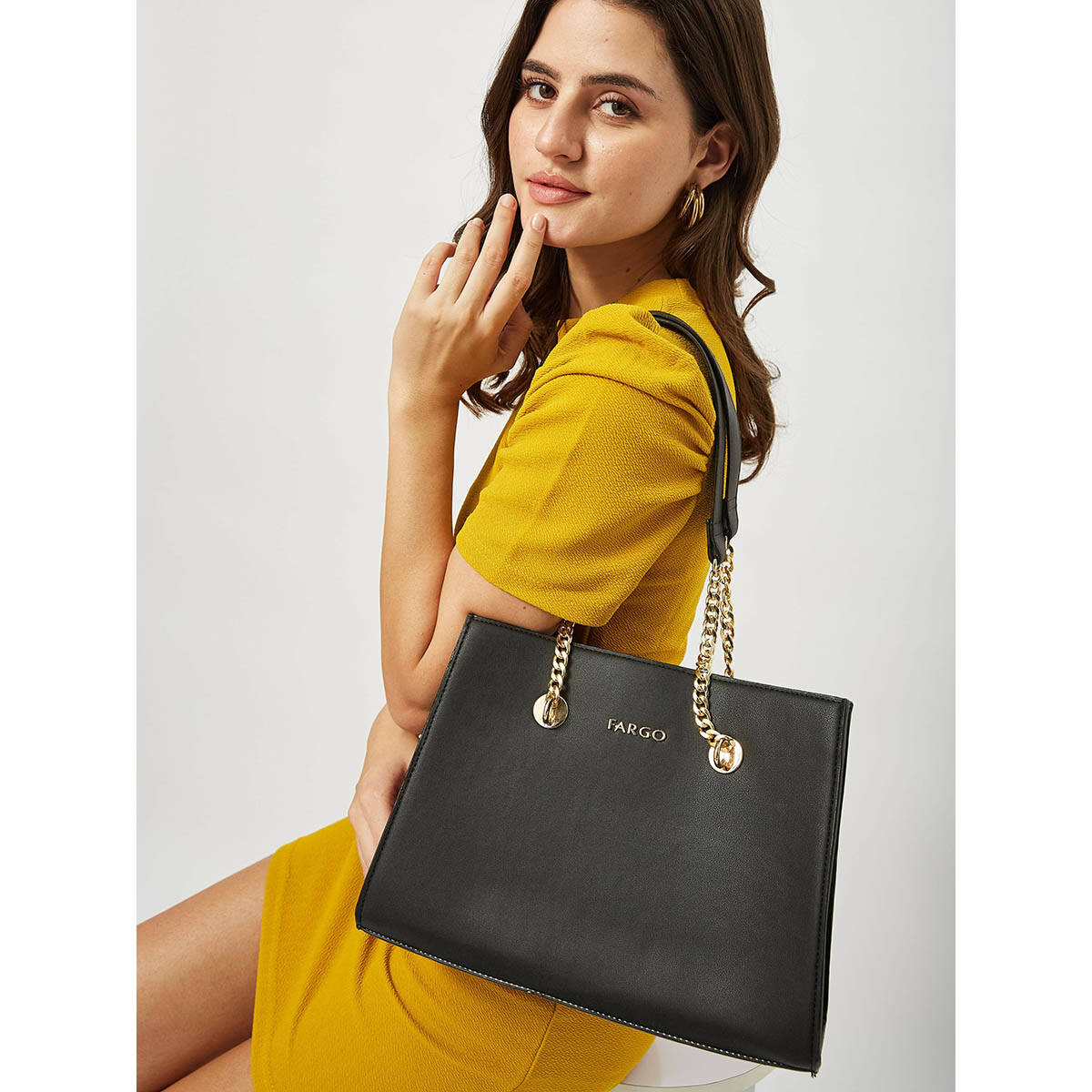 FARGO Elevate Black Handbag (S)