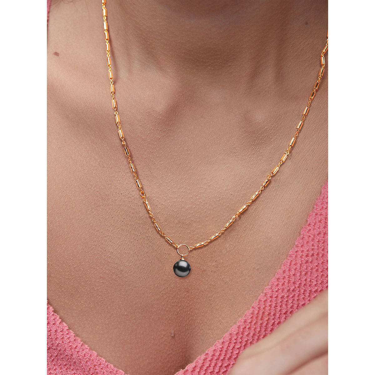 MINUTIAE Gold-Plated Pendant Necklace with Chain - Black
