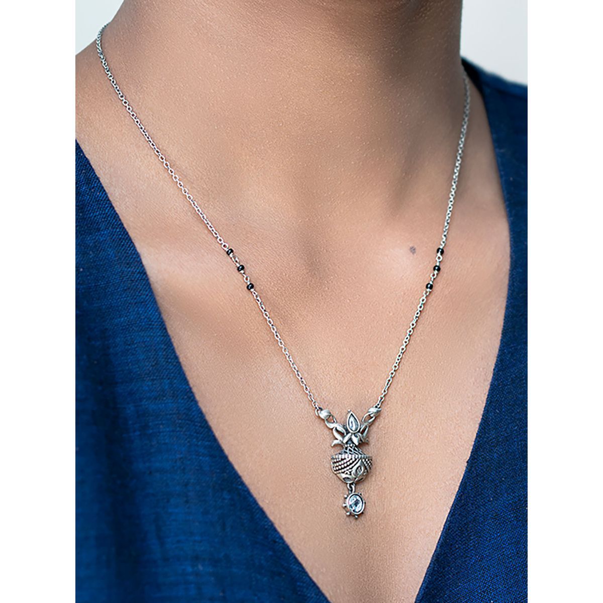 shaya silver necklace