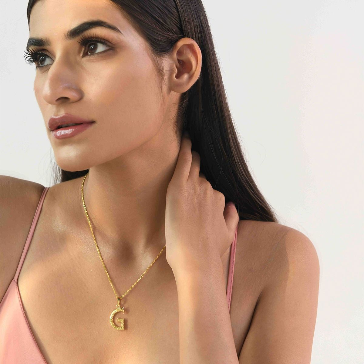 Elaa Initial Pendant Q (Gold) At Nykaa, Best Beauty Products Online
