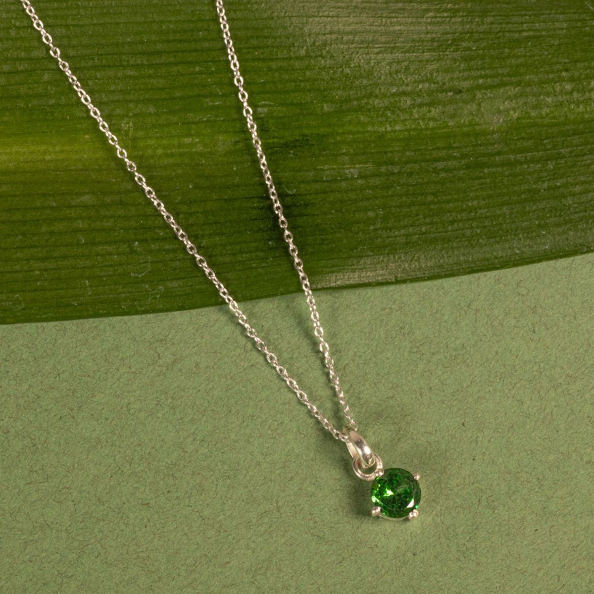 Emerald Necklace oval cut in silver may birthstone For sale - Vivies Jewelry