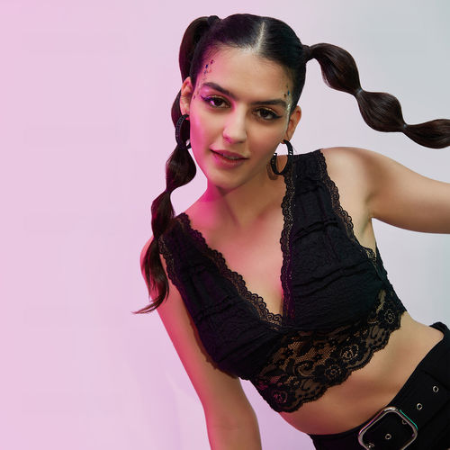 Buy MIXT by Nykaa Fashion Black V Neck Sleeveless Lace Crop Bralette online