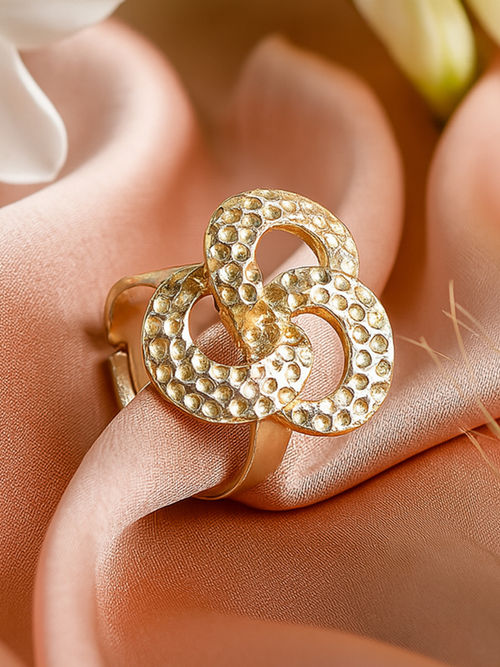 Gold Ring In Jodha Style In Round Sarcle Me Arabian Nights Antique