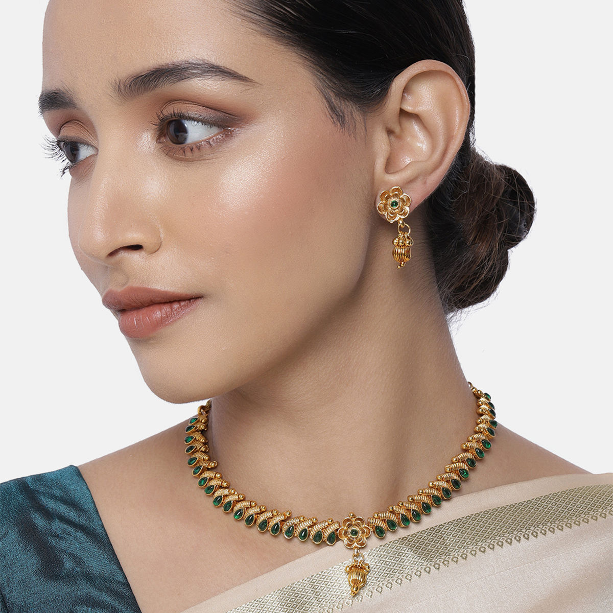 18K Gold Plated Traditional Ethnic Floral Design Kundan And Stone Studded Adjustable Pearl Kamarband/Belly Chain/Kandora/Wait Belt For Women