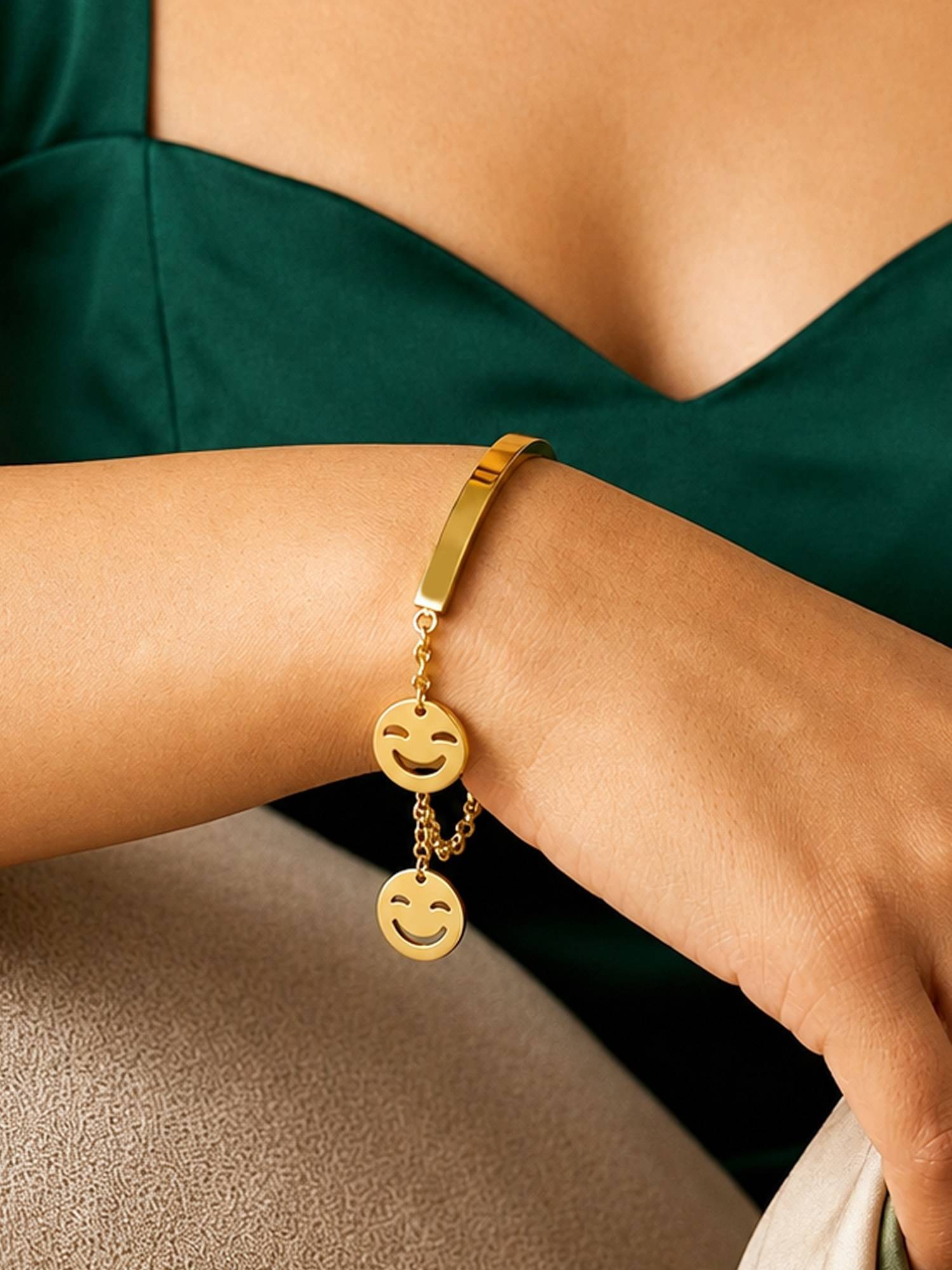 ARTKLIM Golden Smile Charm Anti-Tarnish Bracelet