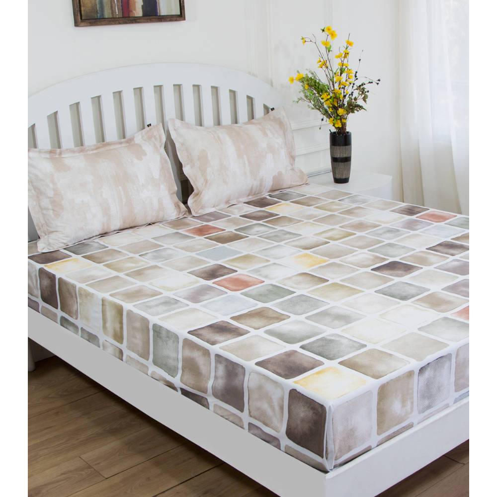 GM Off-White Grey Geometric 180 TC Cotton Queen Bedsheet with 2 Pillow Covers