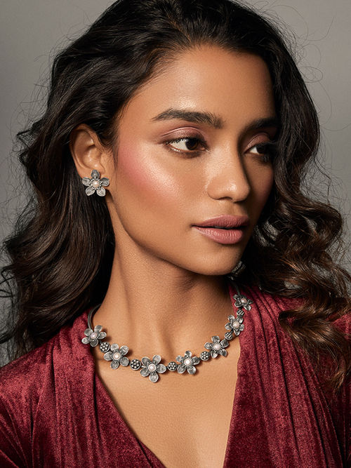 Shaya by Caratlane Silver Becky H Necklace: Buy Shaya by Caratlane Silver  Becky H Necklace Online at Best Price in India | Nykaa
