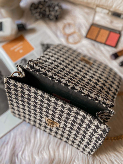 Maisha 90's Glitch Box Bag (Large) At Nykaa Fashion - Your Online Shopping Store