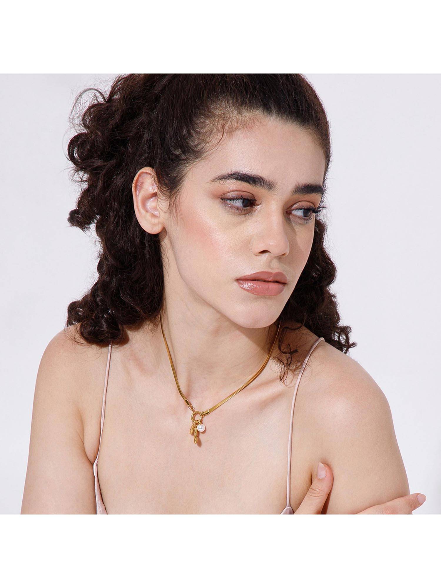 Salty Women White Lustrous Pearl Necklace