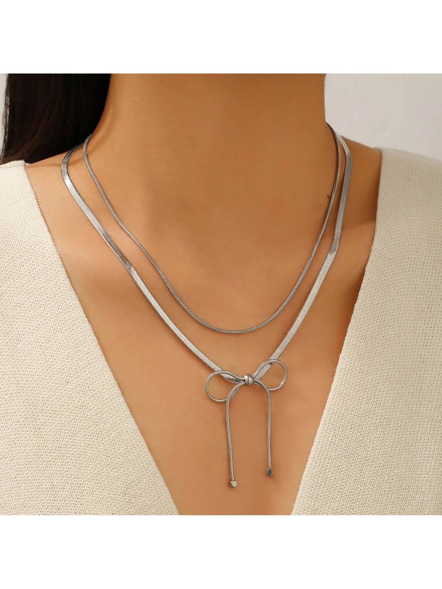 Salty Women Frost Bow Silver Necklace