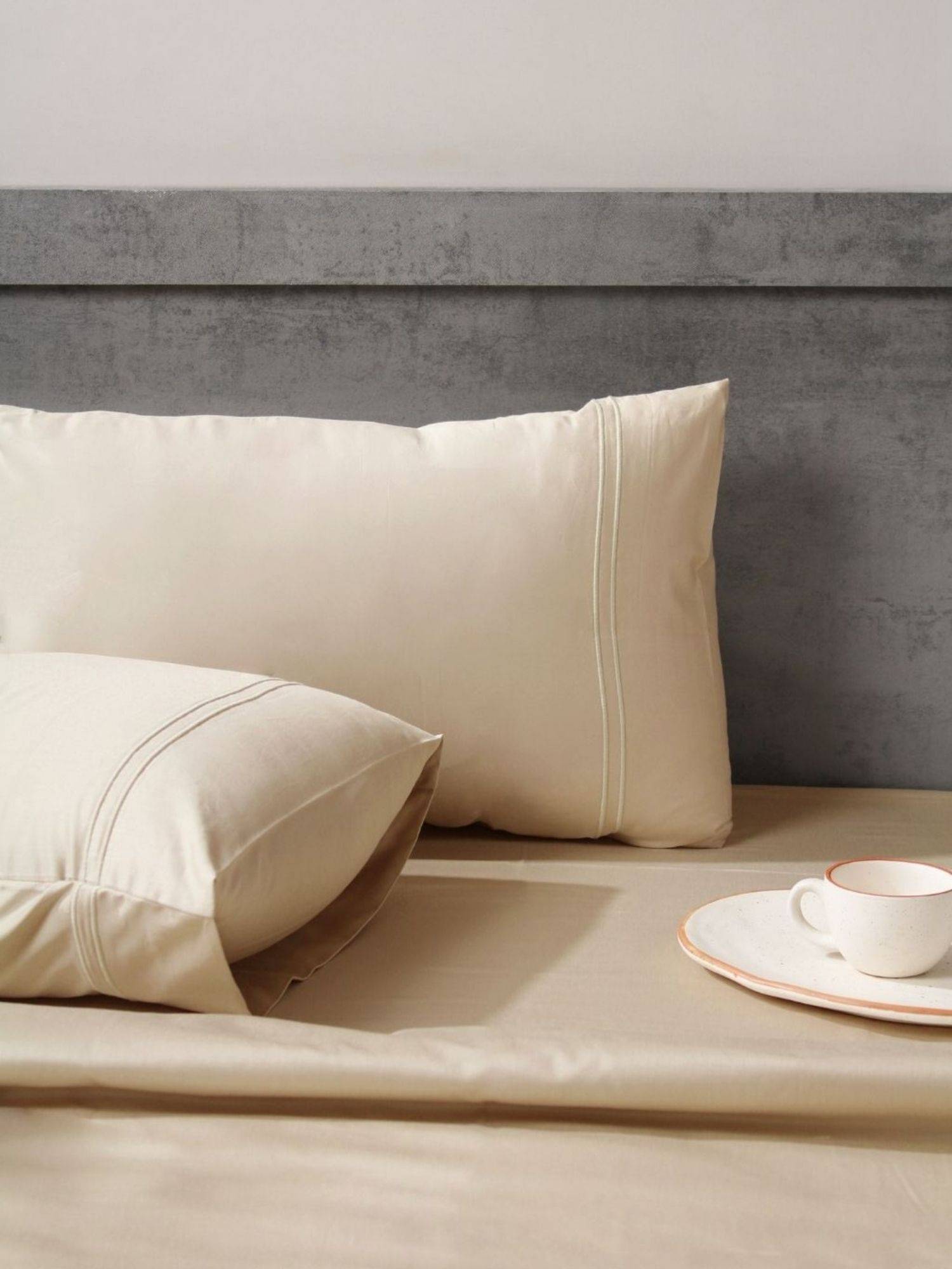 House of Owlet Light Cream 400TC Cotton Super king Bedsheet with 2 Embroided Pillow Covers