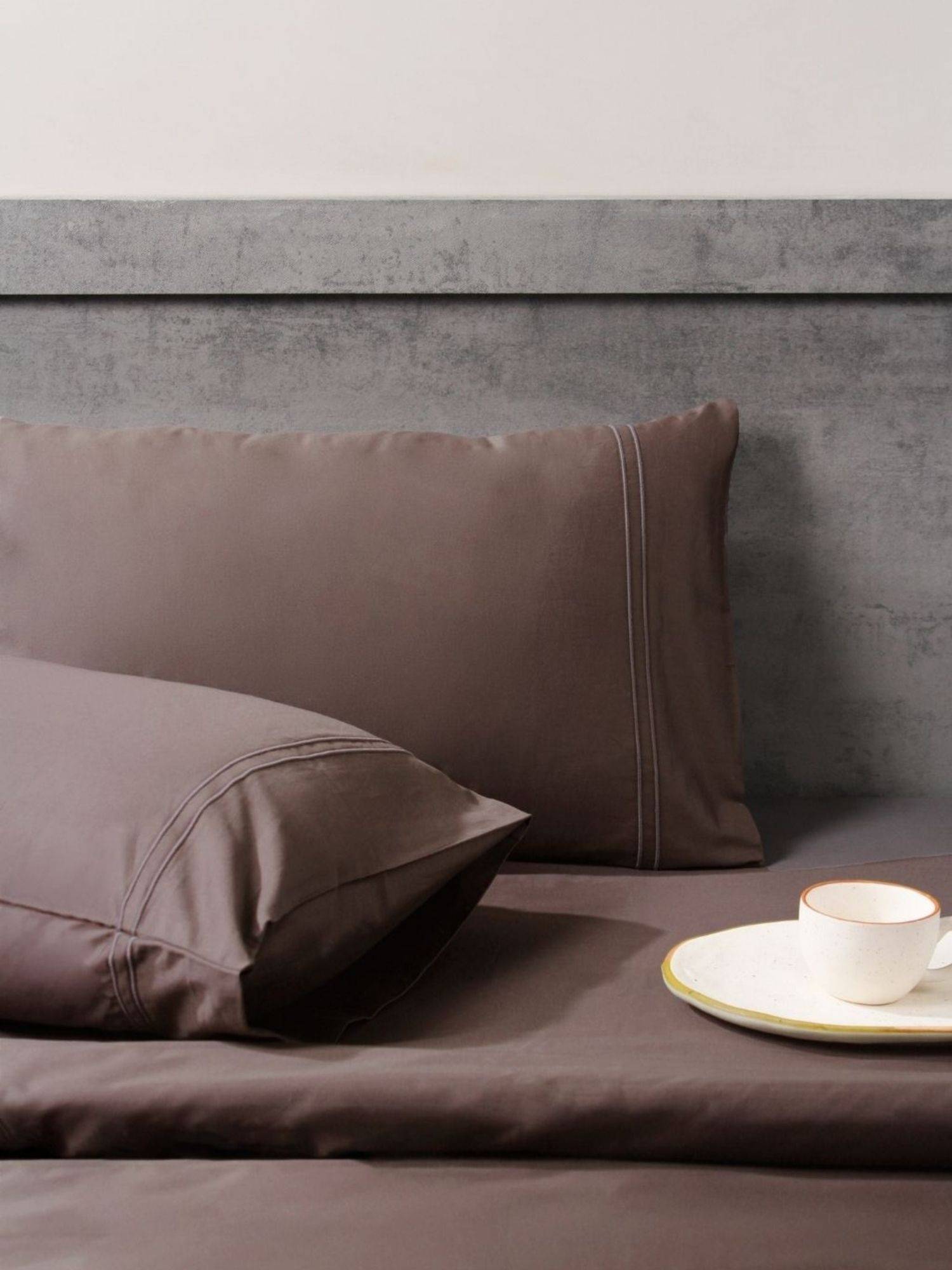 House of Owlet Deep Grey 400TC Cotton Super king Bedsheet with 2 Embroided Pillow Covers
