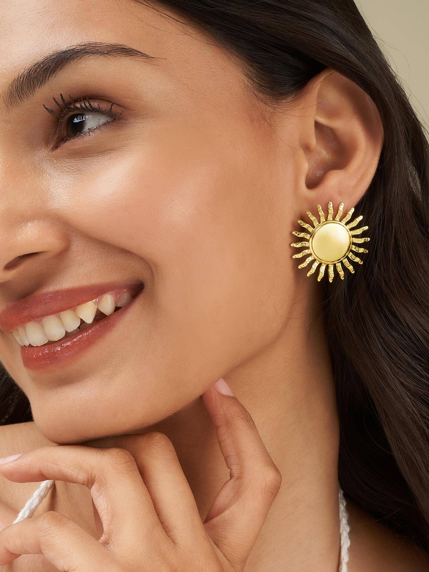 Joker & Witch Women Bexley Gold Seashells Stud Earrings