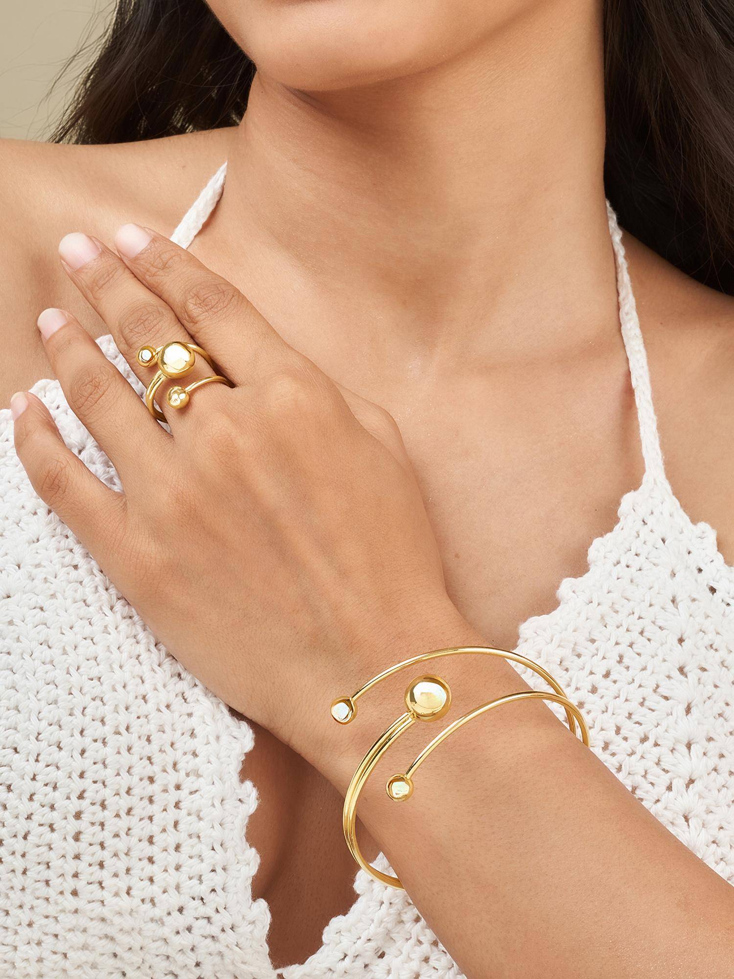 Joker & Witch Women Kaelythi Gold Seashells Bracelet and Ring
