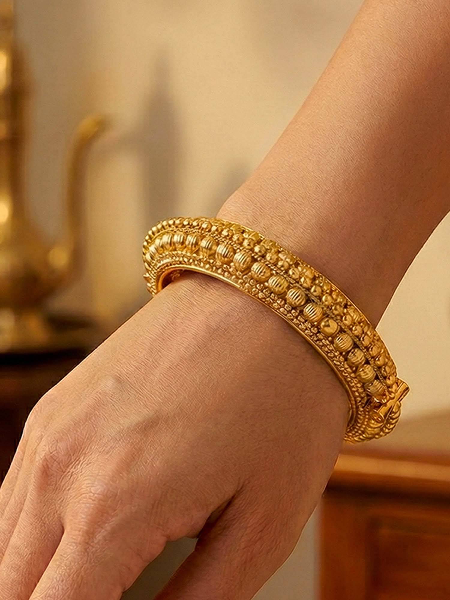 Peora Women Gold Plated Openable Kada (2.6)