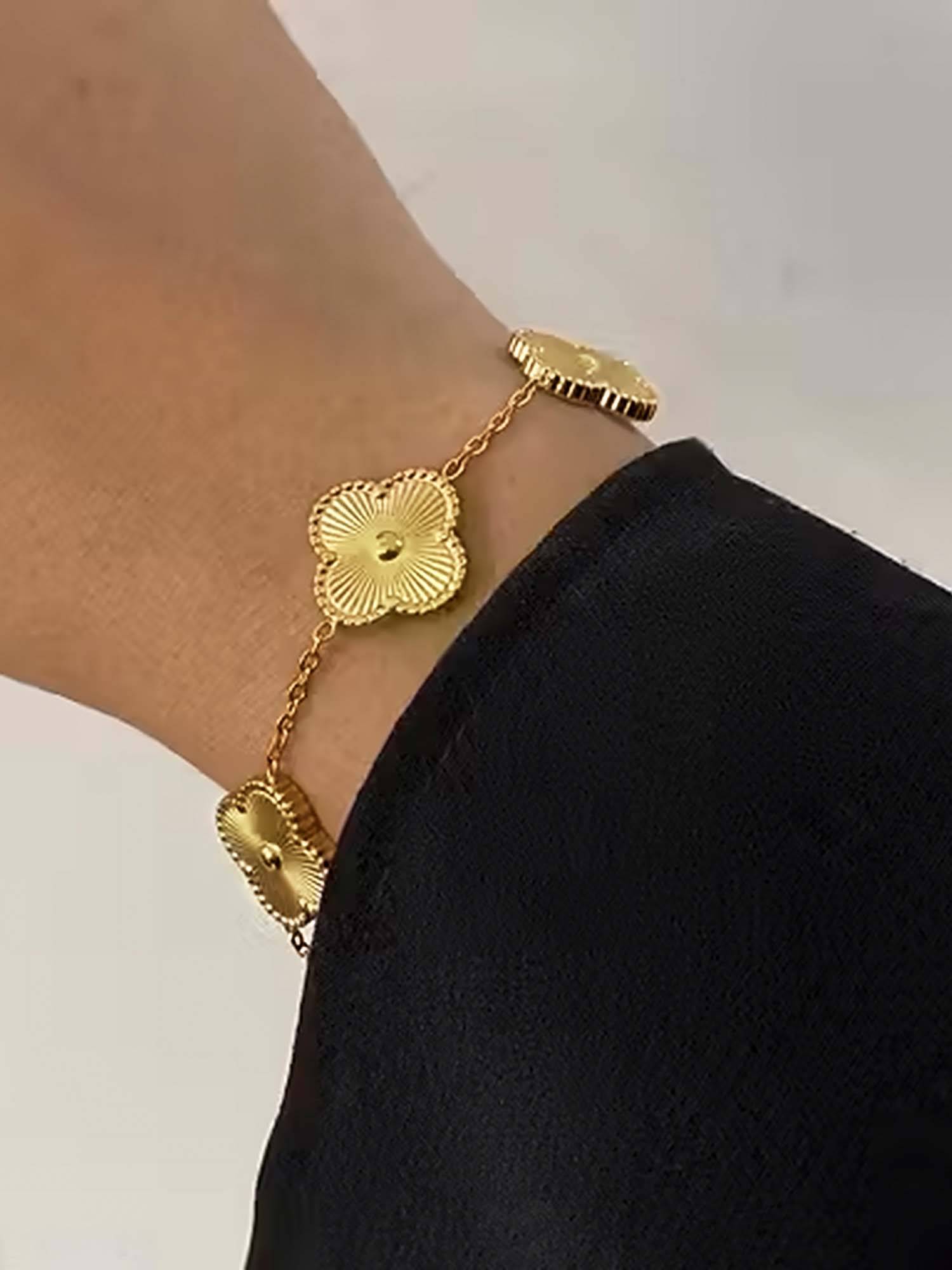 Peora Women Gold Plated Floral Shaped Link Stylish Bracelet