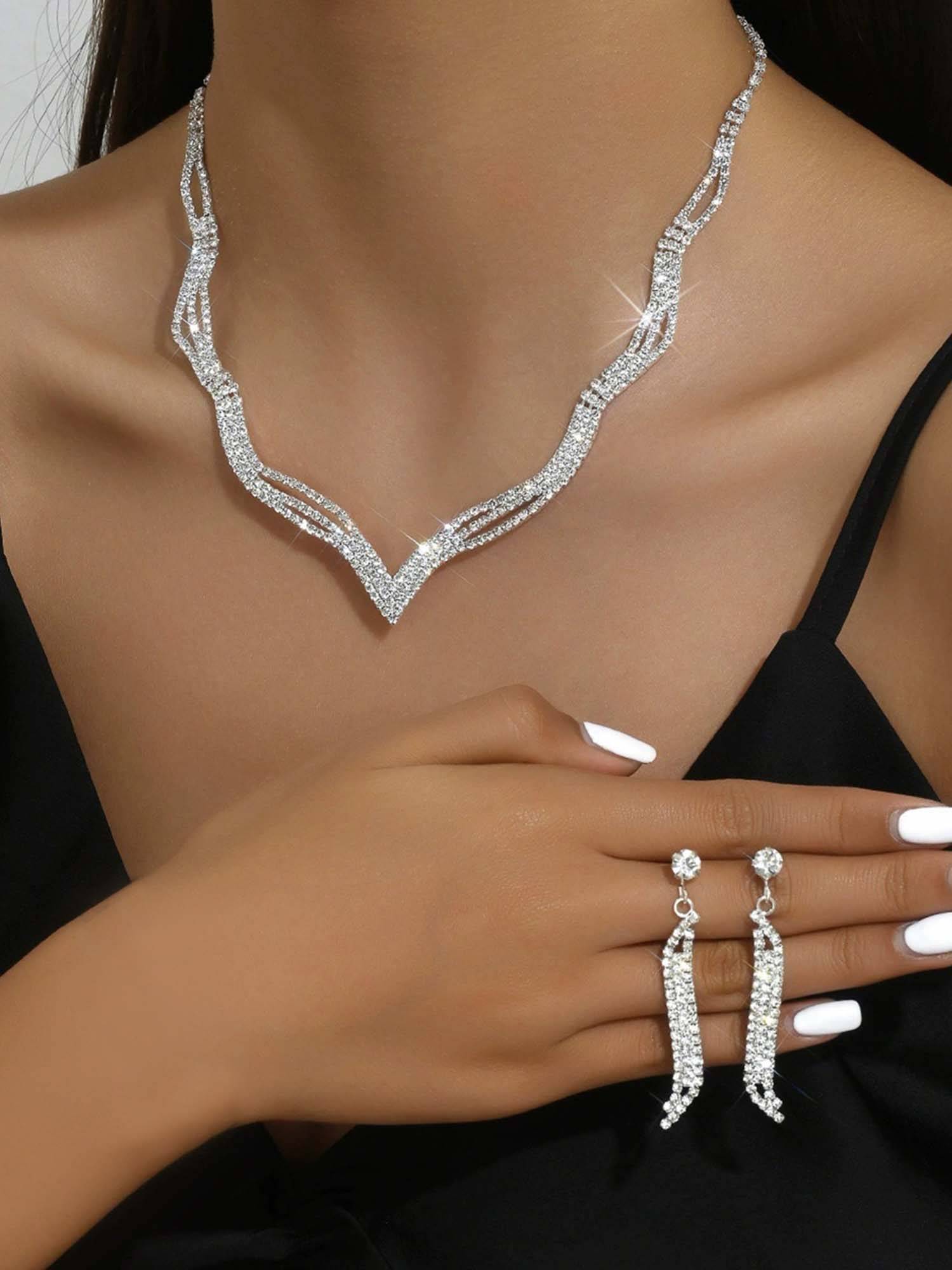 Peora Women Silver Plated Cubic Zirconia Stylish Jewellery Set