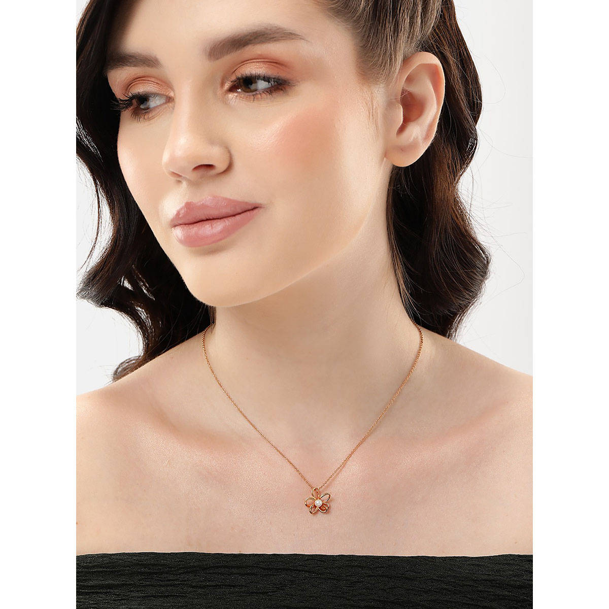 Carlton London 18Kt Rose Gold Plated Pearl Floral Pendant And Chain