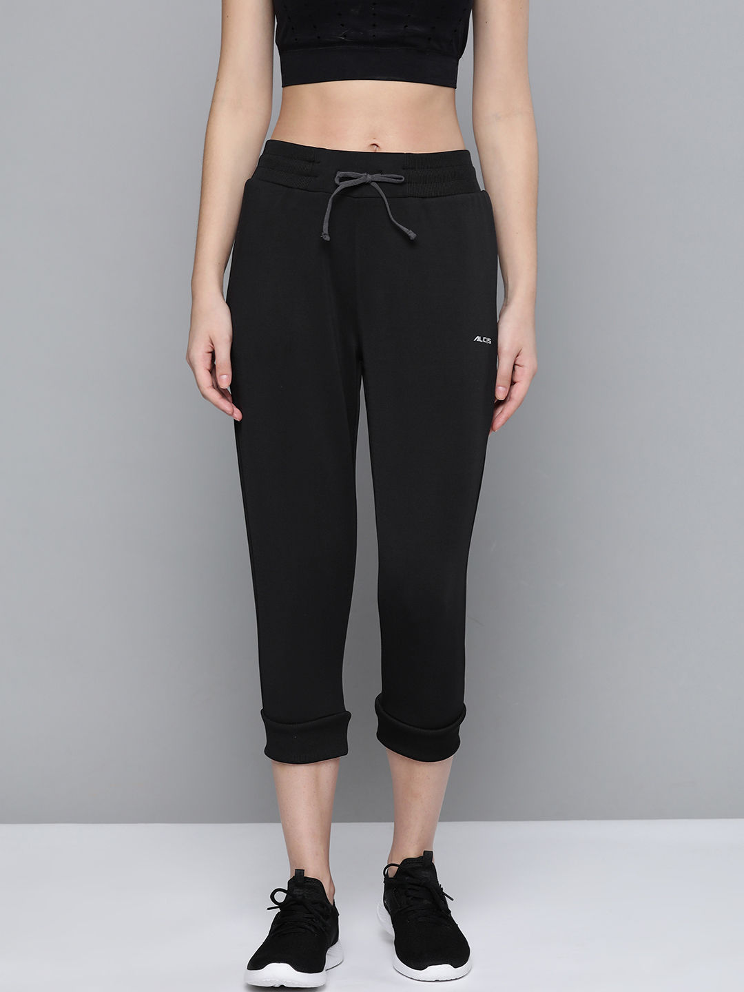 Buy BLACK PANTHER Womens 2 Pocket Solid Three Fourth Pants | Shoppers Stop
