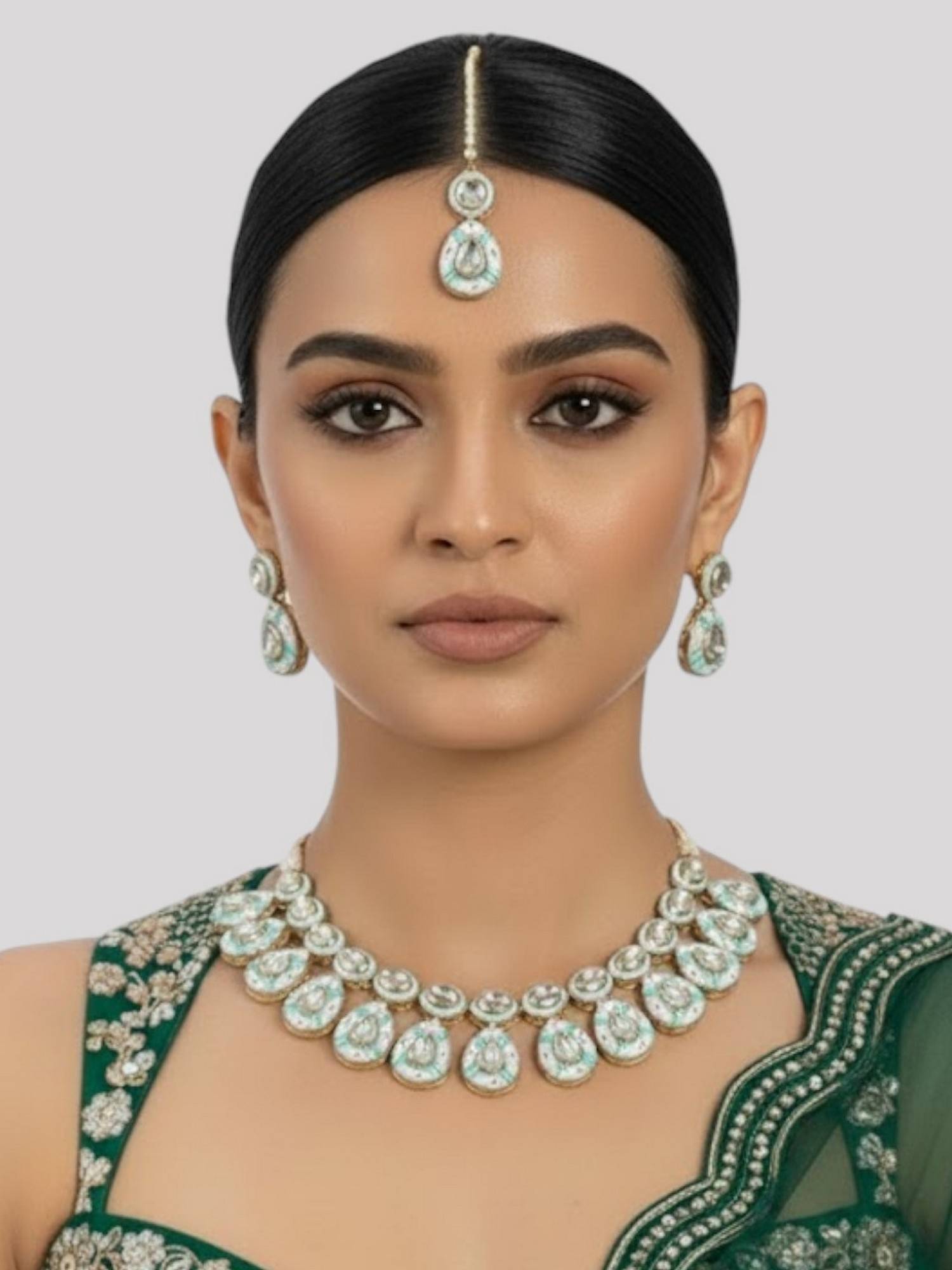 Auraa Trends Pastel Green Enamel Gold-Plated Kundan Necklace with Earrings and Maang Tikka