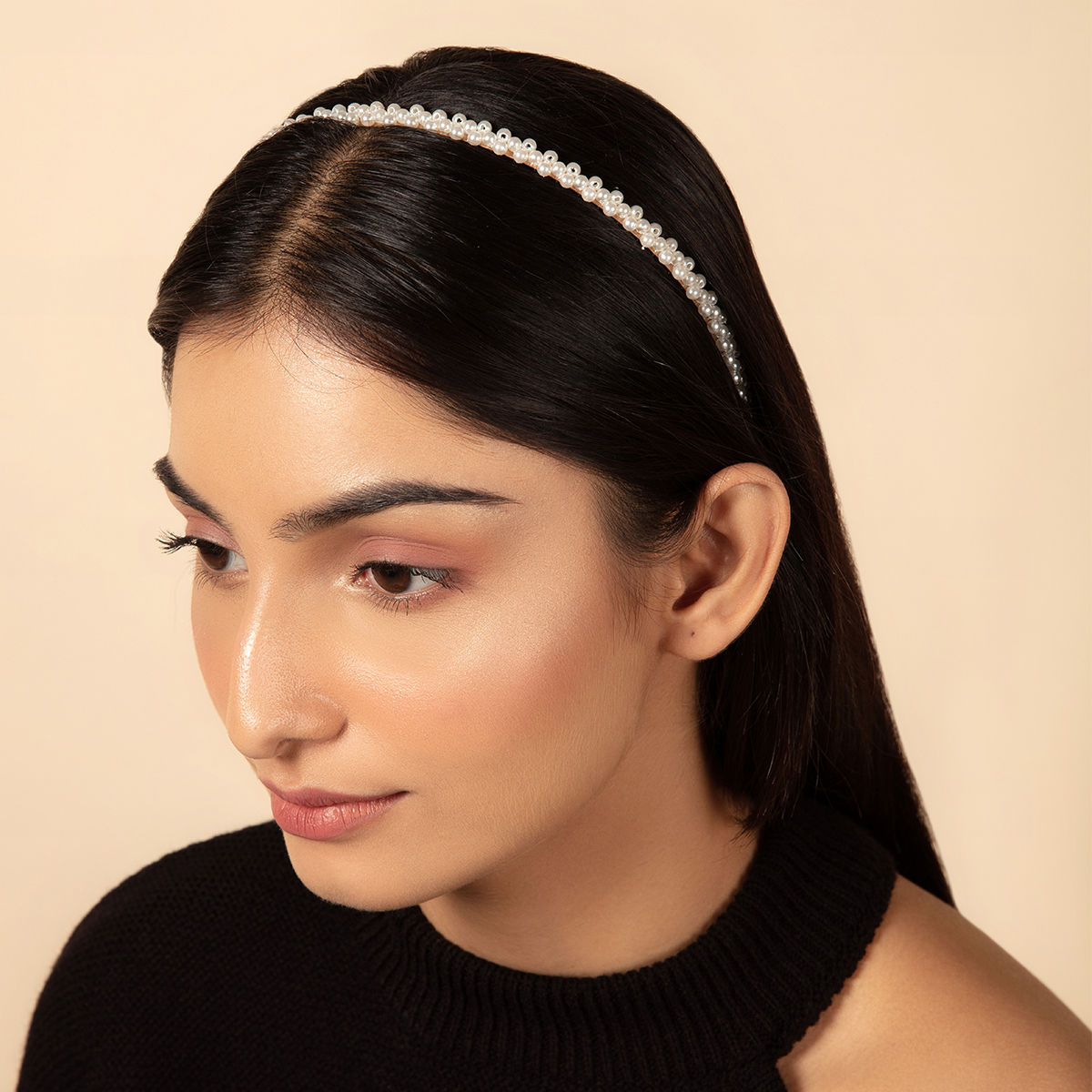 Twenty Dresses by Nykaa Fashion Lined With Stones Hair Band: Buy Twenty  Dresses by Nykaa Fashion Lined With Stones Hair Band Online at Best Price  in India | Nykaa