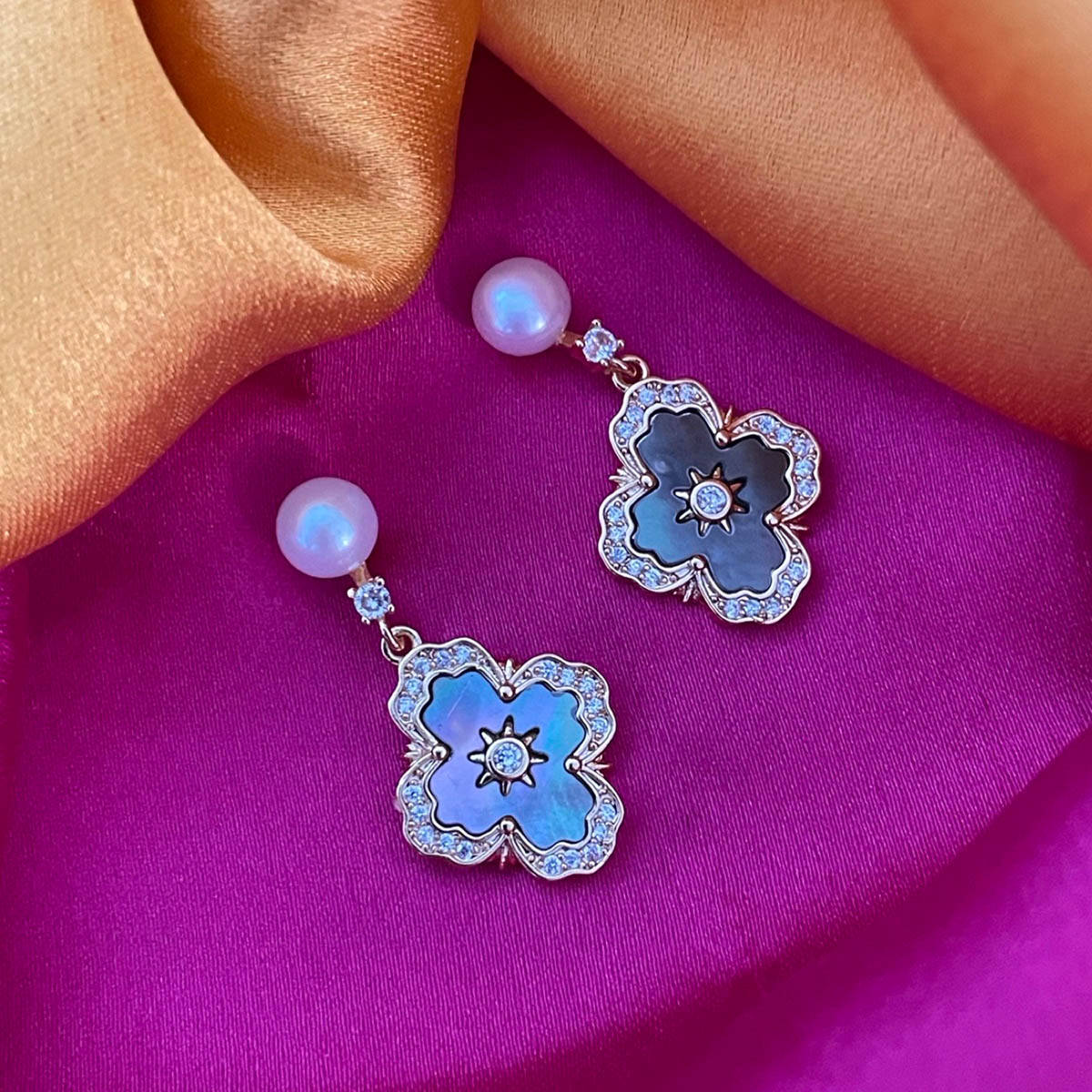 Digital Dress Room Fresh Water Pearl Big Four Leaf Clover Drop Earrings