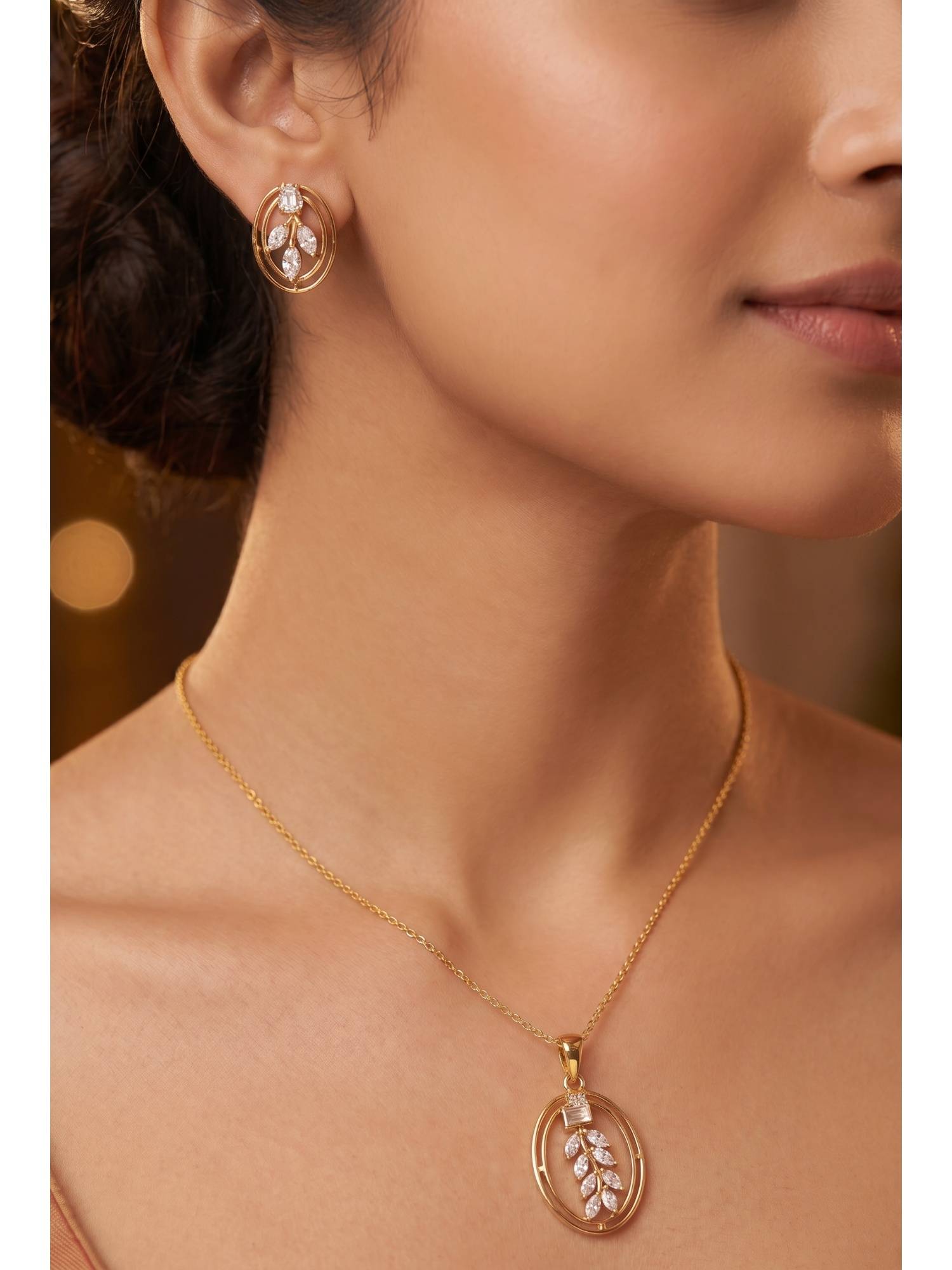Nuyug Ivy Ellipse American Diamond Jewellery Set