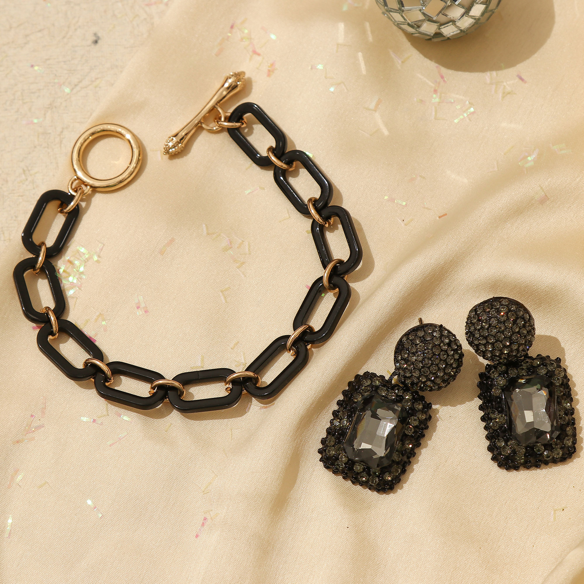 Pipa Bella by Nykaa Fashion Black Square Crystal Drop Earrings and