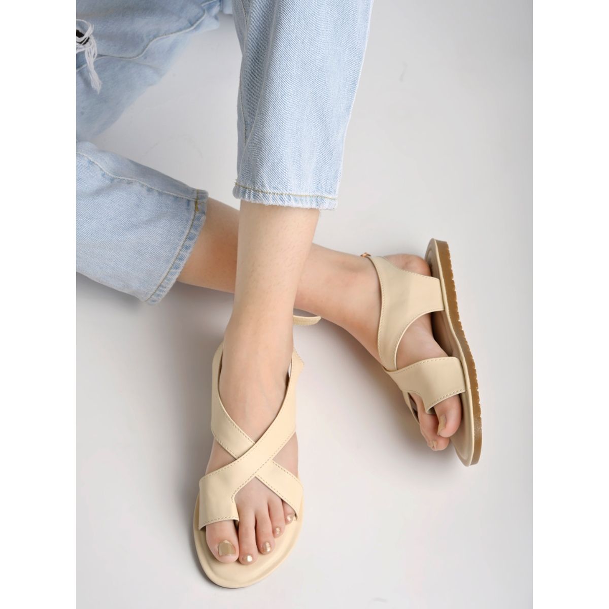 Women's criss cross discount sandals