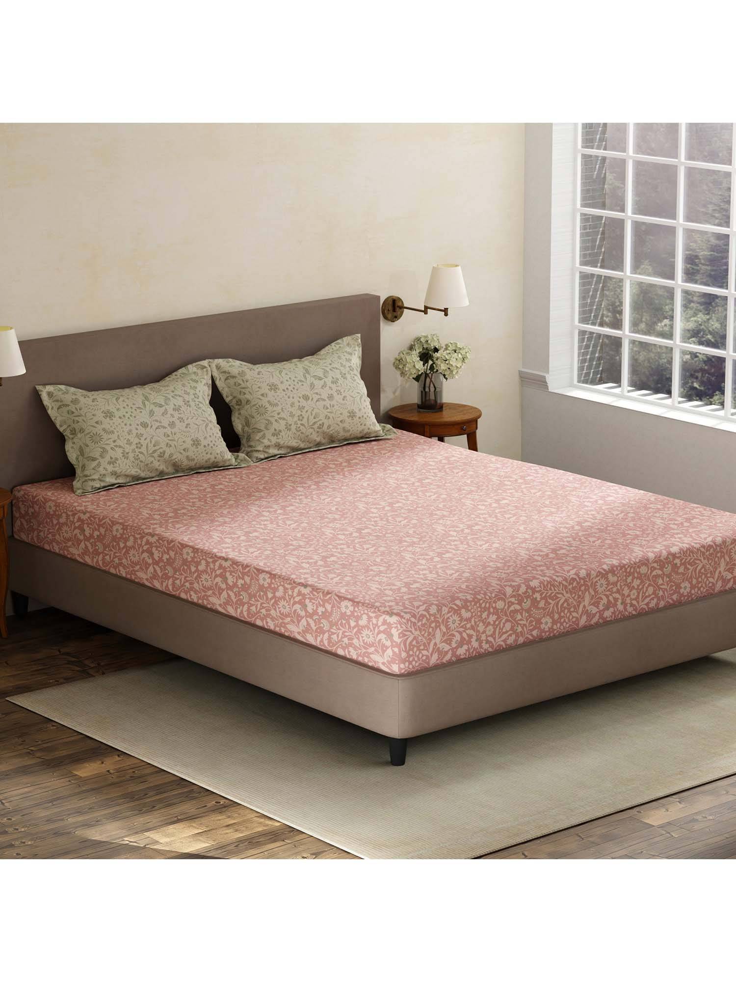 Layers Pink Floral Cotton Bedsheet with Pillow Covers (King)