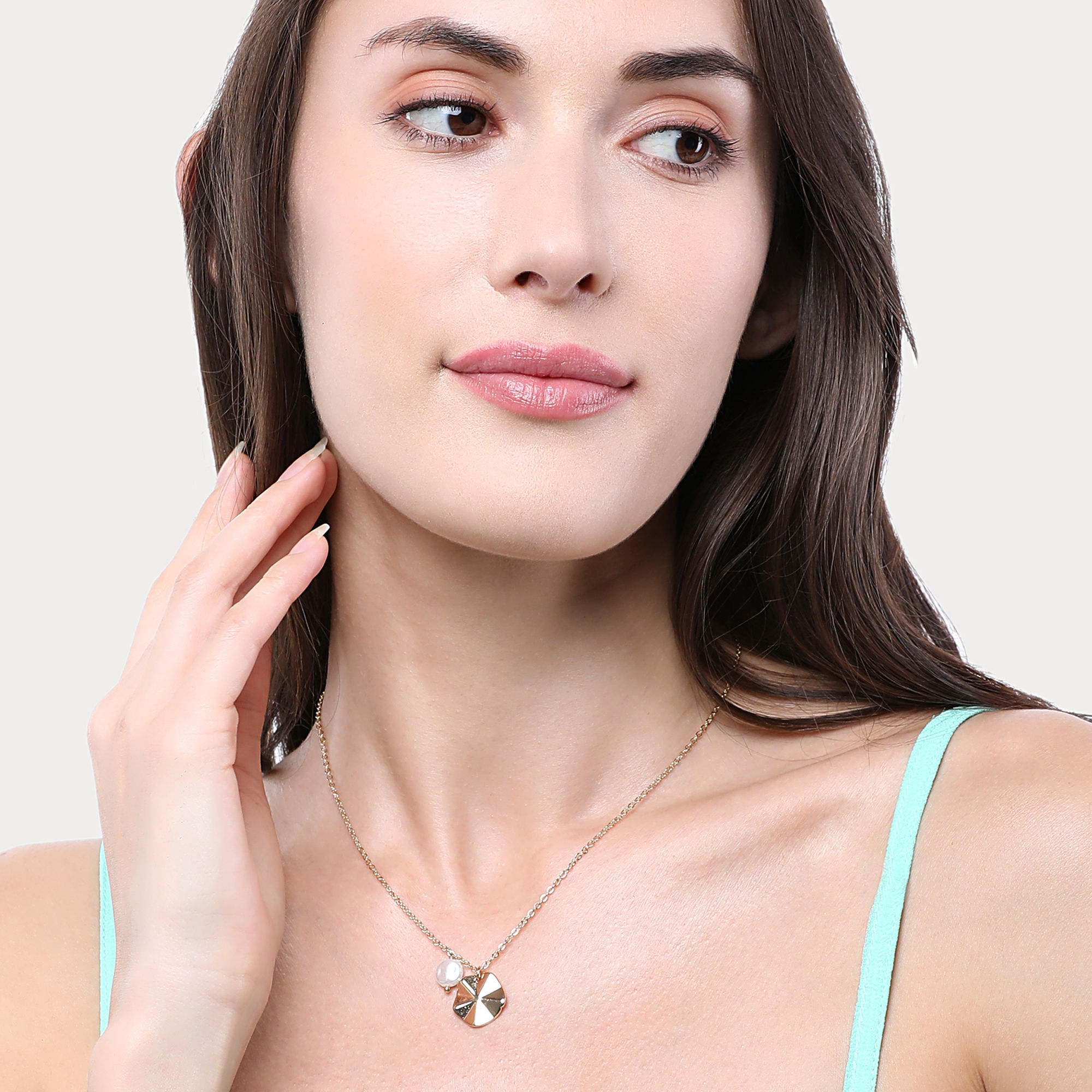 Textured Disc Pendant Necklace 