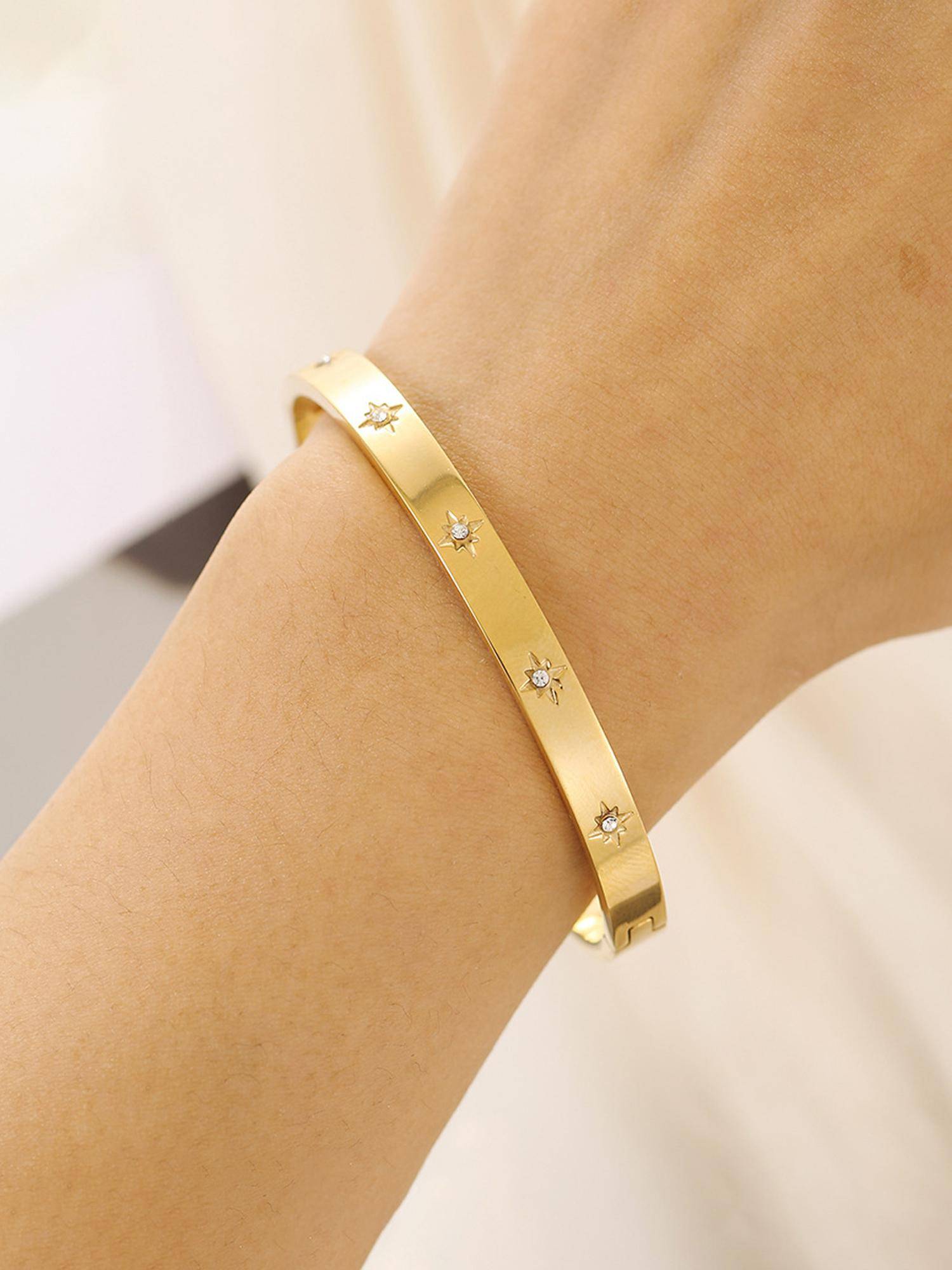 Designs & You Women Stainless Steel Gold-Plated Floral American Diamond Kada