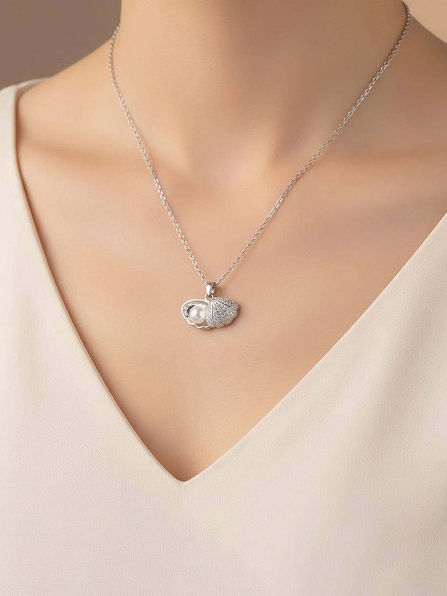 Designs & You Silver Plated Anti Tarnish Shell Shaped Necklace