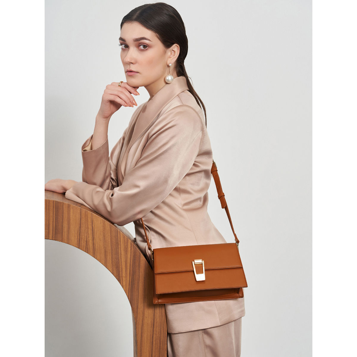 MIRAGGIO Paris Shoulder Bag Tan: Buy MIRAGGIO Paris Shoulder Bag Tan ...