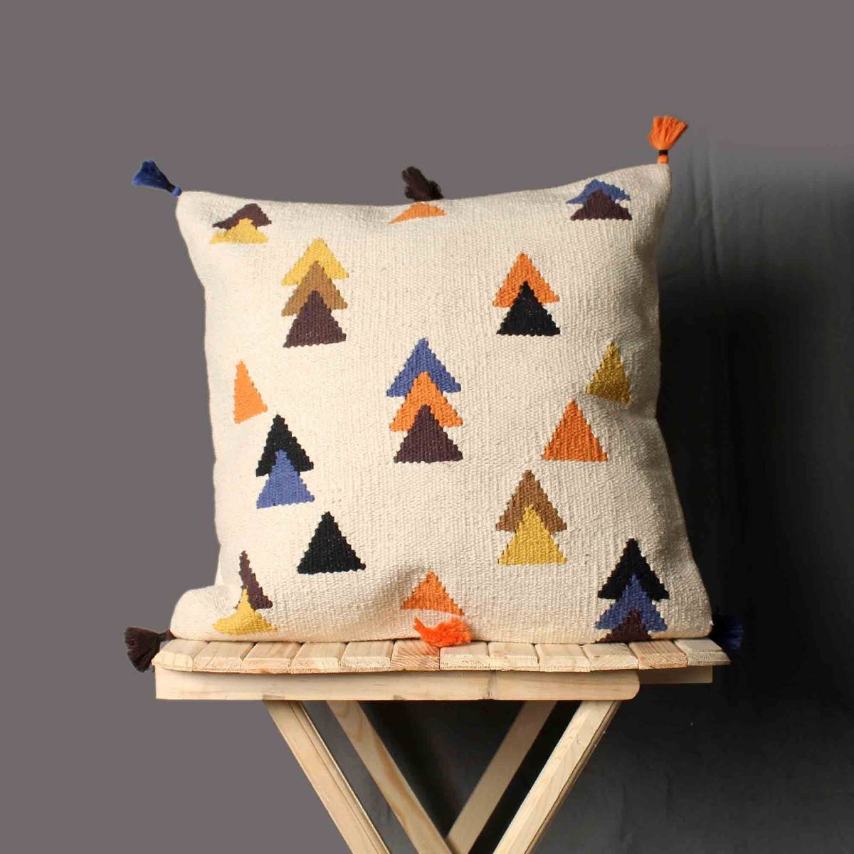 SANSKRUTIHOMES Off White Geometric Cotton Cushion Cover (18x18 inches)