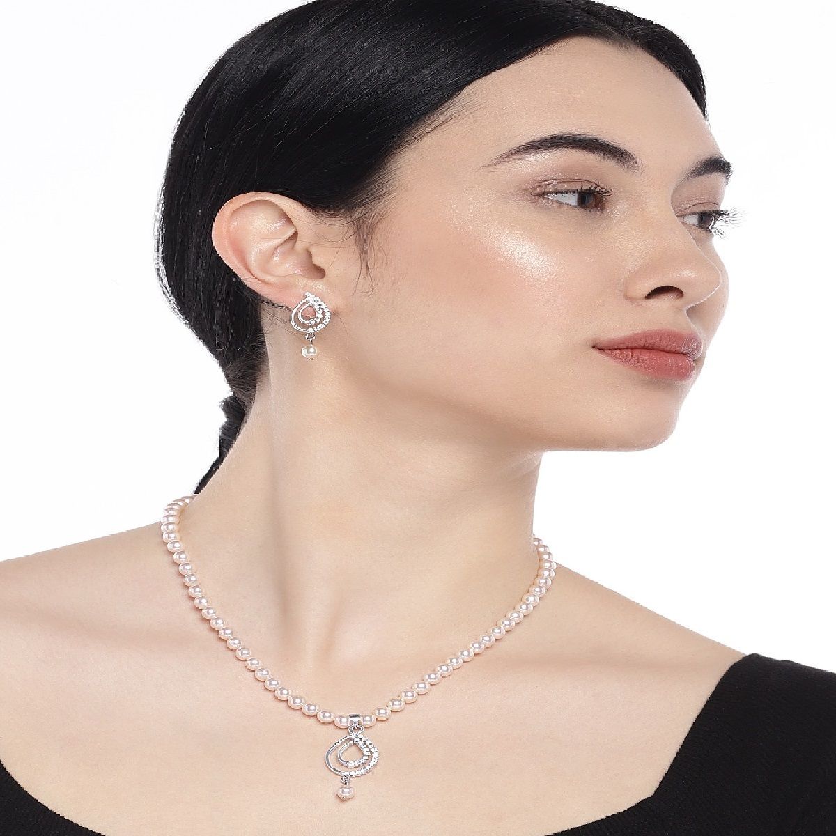 Diamond Necklace,Swarovski Diamond Jewelry Designs,South Indian Jewelr –  Nihira