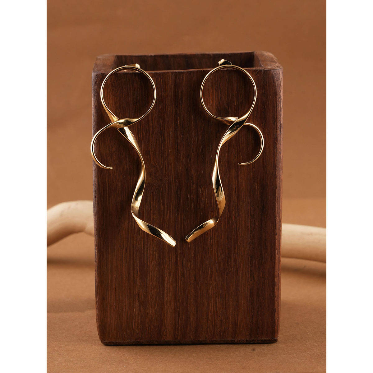 Palmonas Womens Waterproof and Anti Tarnish Golden Figure Eight Drop Earrings