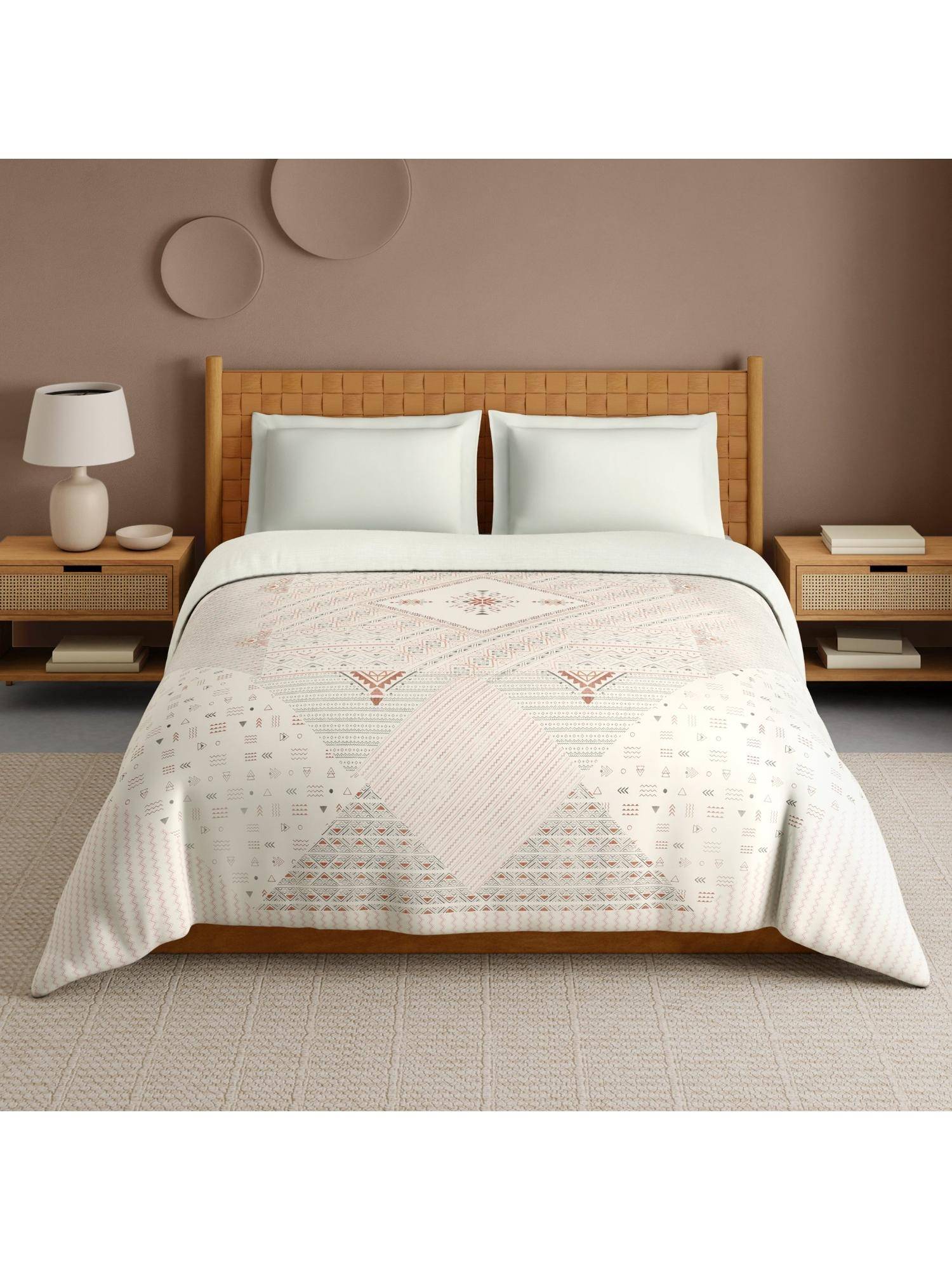 SPACES Aztec 210 Tc Hygro Cotton Geometric Design Double Quilt - Cream