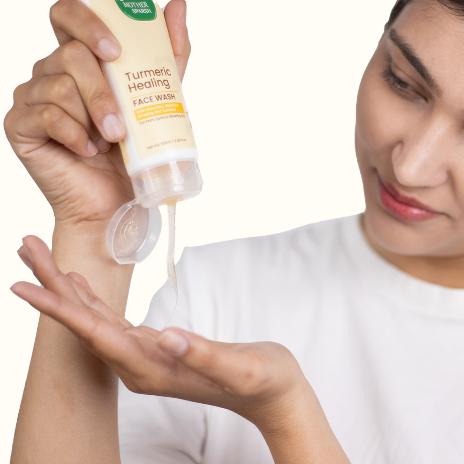 Mother Sparsh Turmeric Healing Face Wash For Dark Spots & Glowing Skin